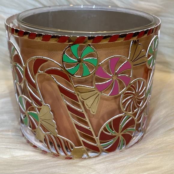 “PEPPERMINT CANDIES”, Winter ‘24, Red & Green by BBW, 3-Wick Candle Holder, NWT - Picture 3 of 6
